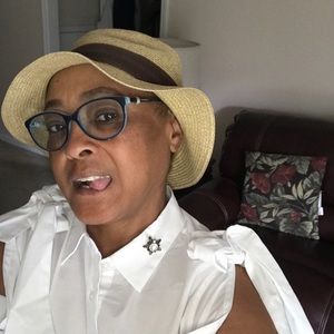 Meet your Posher, Pam